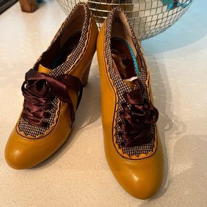 Poetic License Backlash in Yellow